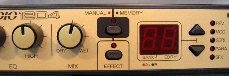 Picture of Zoom 1204 Multi-Effects Box