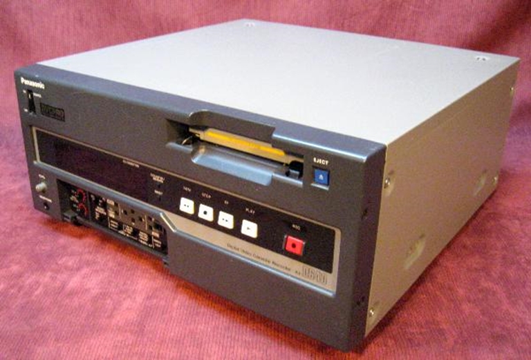 Picture of Panasonic AJ-D640P DVC Deck, Low Hours