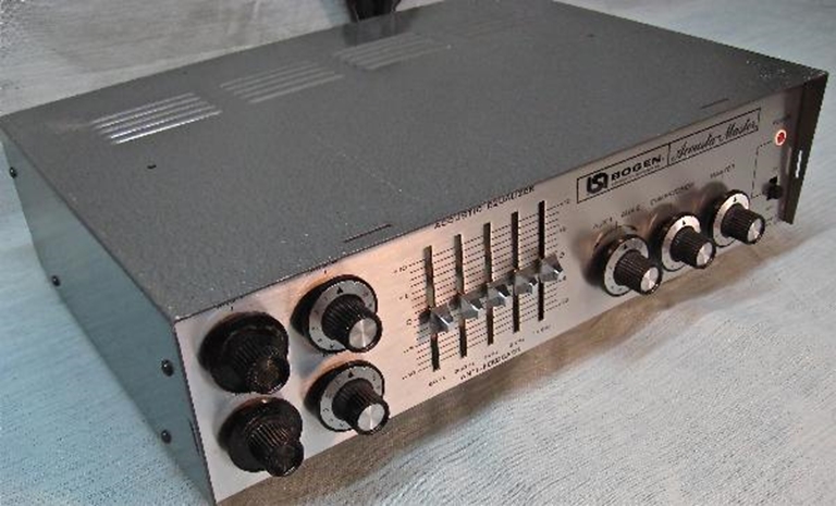 Picture of Bogen CT-100 powered mixer