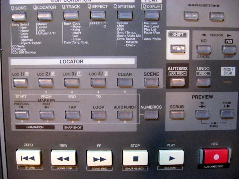 Picture of Roland VS-880EX Workstation For REPAIR.