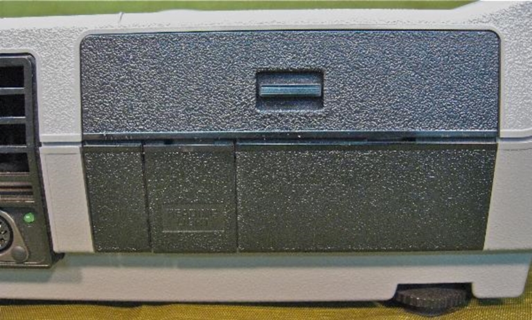 Picture of Kodak Ektagraphic III E 35mm Slide Projector