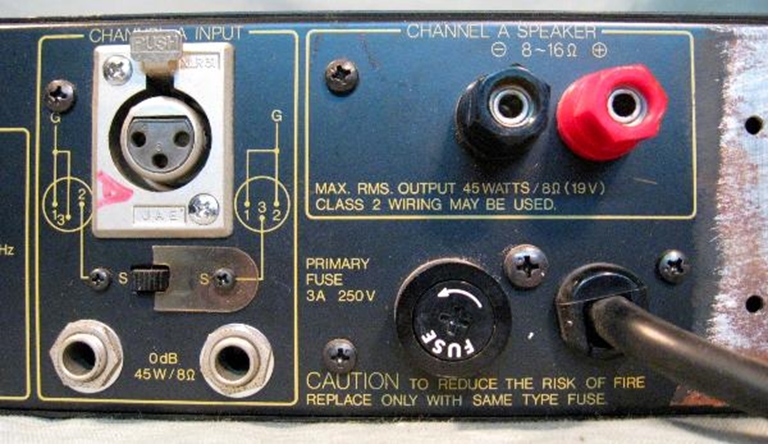 Picture of Yamaha P2050 Power Amplifier (sn 6673)