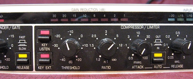 Picture of Behringer MDX 2100 composer