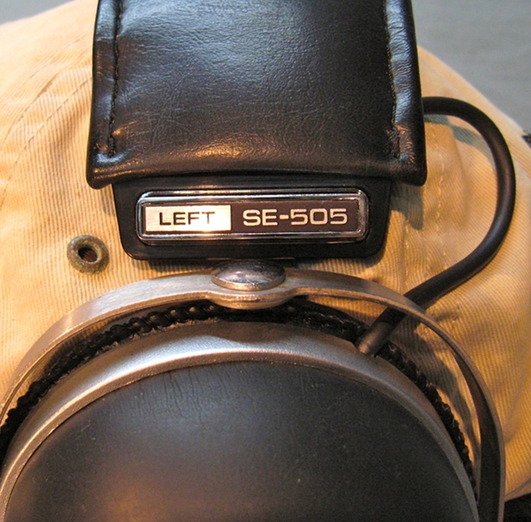 Picture of Pioneer SE-505 Stereo Headphones, 2/2