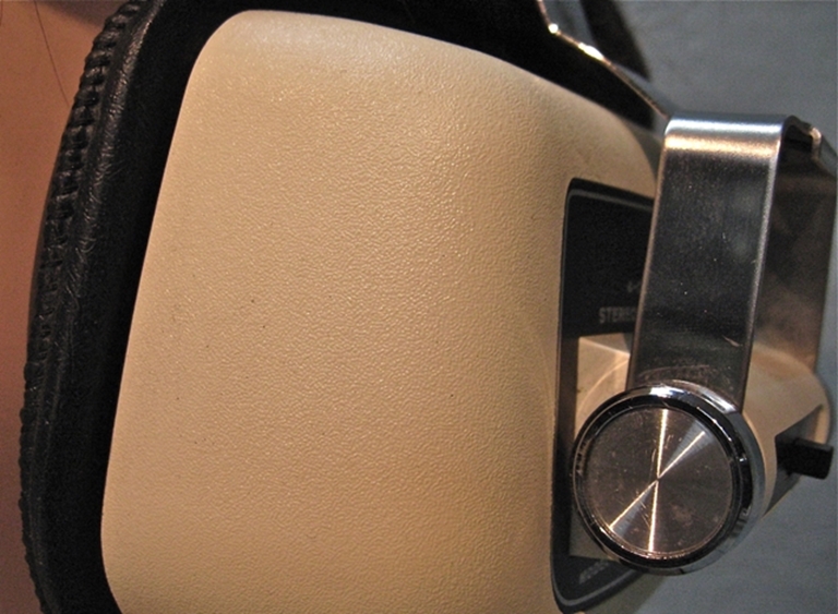 Picture of Howland West CIS-4000 Headphones