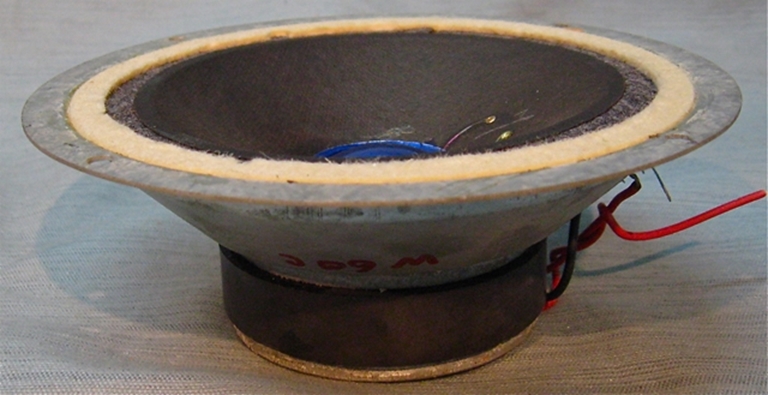 Picture of Wharfedale 4" Midrange, from W60c cabinet