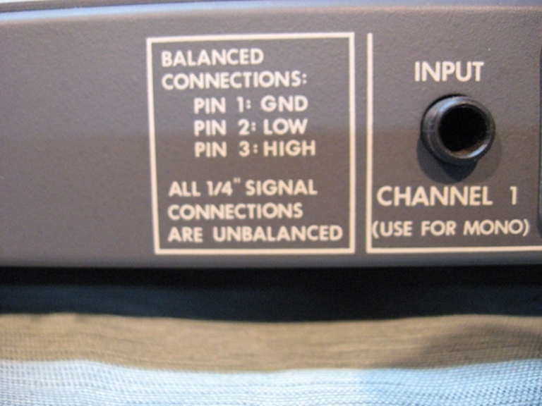 Picture of symetrix A-220 Stereo Power amplifier