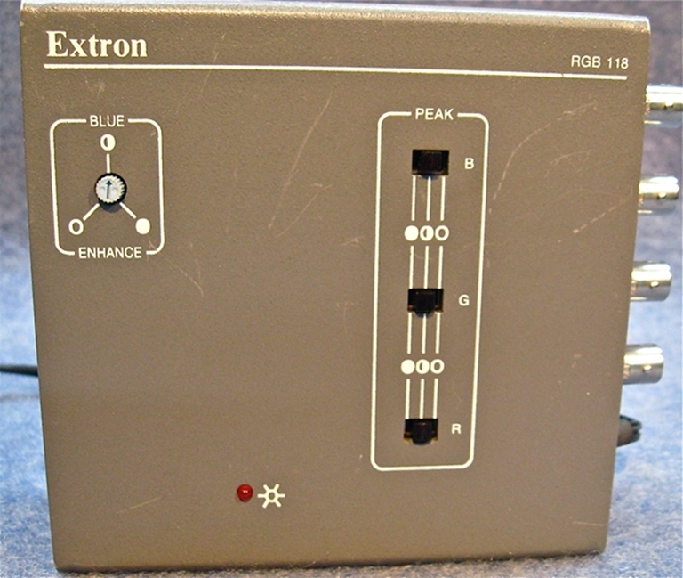 Picture of Extron RGB 118 9 Pin Analog to RGBs video