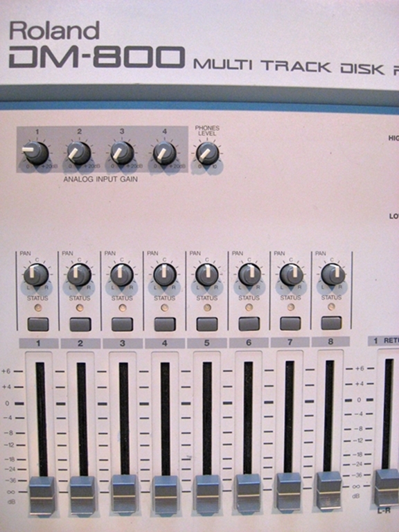 Picture of Roland DM800 MultiTrack Disk Recorder snZI01497