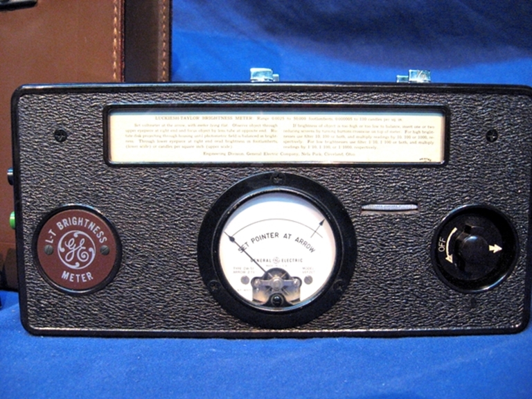 Picture of GE Luckiesh-Taylor Brightness Meter