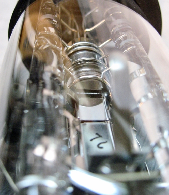 Picture of Tektronix 154-0525-10, CRT, NOS, original packing.