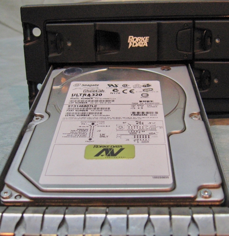 Picture of Rorke Data Media Dock Ultra 320 Frame w 8 removable drives