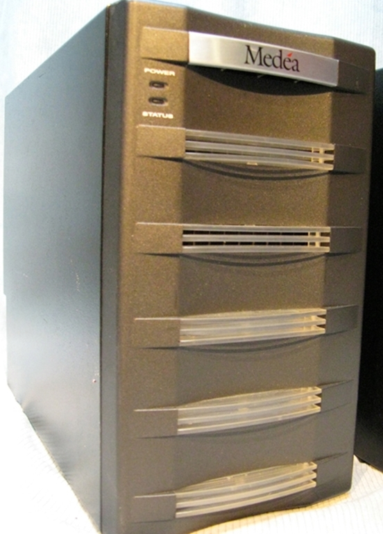 Picture of Medéa 5 disk Raid Array, Model 5/320 RTR