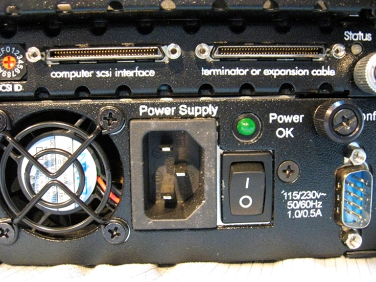 Picture of Medéa 5 disk Raid Array, Model 5/320 RTR