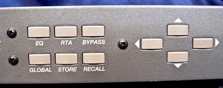 Picture of Peavy CEQ280a for PA or Instrument use.