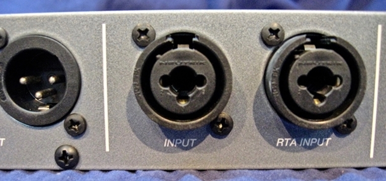 Picture of Peavy CEQ280a for PA or Instrument use.