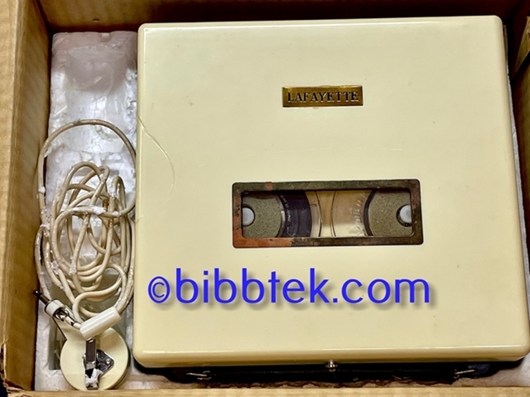 Picture of Lafayette R-K152 4 Transistor Reel to Reel.
