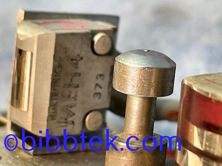 Picture of Crown International Tape deck Model LL822: 1/2 track mono Head assembly.