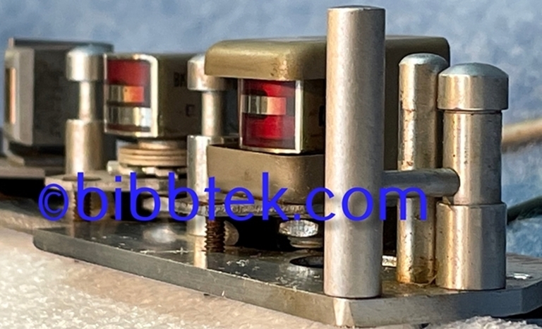 Picture of Crown International Tape deck Model LL822: 1/2 track mono Head assembly.