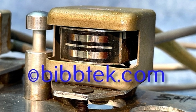 Picture of Crown International Tape deck Model LL802: 1/2 track Stereo Head assembly.