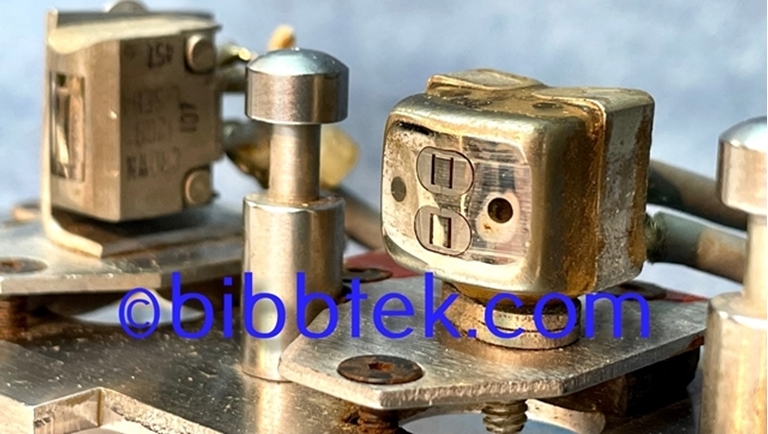 Picture of Crown International Tape deck Model LL802: 1/2 track Stereo Head assembly.