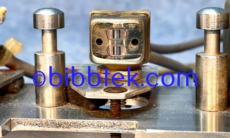 Picture of Crown International Tape deck Model LL802: 1/2 track Stereo Head assembly.