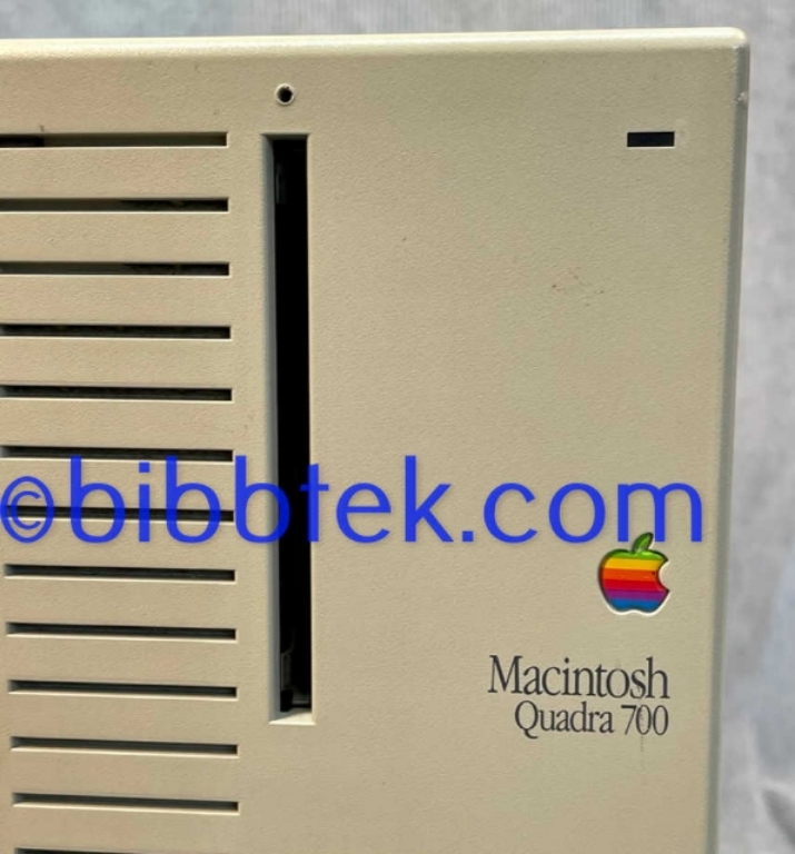 Picture of Apple mac Quadra 700 computer.